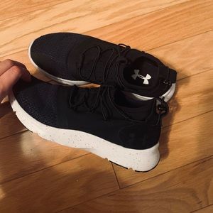 Size 7.5 under armour slip on shoes!